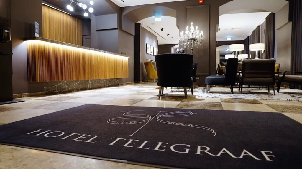 旧市街のど真ん中で、5つ星のラグジュアリーホテルに泊まりたい人にぴったり。Hotel Telegraaf(ホテル・テレグラーフ)