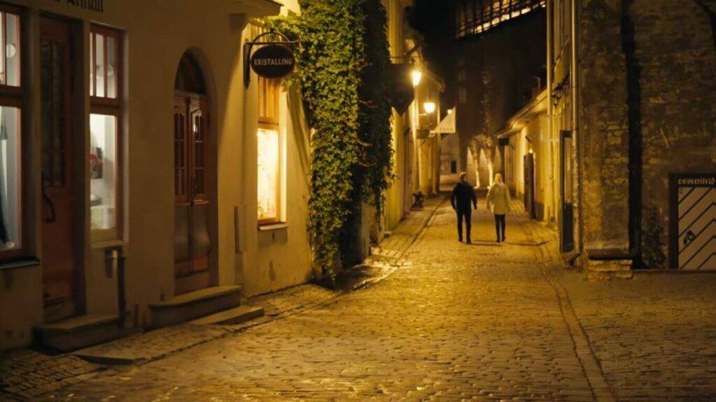タリン旧市街の夜を満喫し、静かな石畳を歩いてホテルへ帰る。