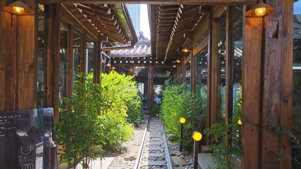 韓国女子旅おすすめスポット|益善洞(イクソンドン)|韓屋×レトロカフェ